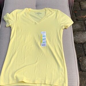 NEW WITH TAGS EDDIE BAUER V- NECK SHORT SLEEVE TEE, SIZE MEDIUM